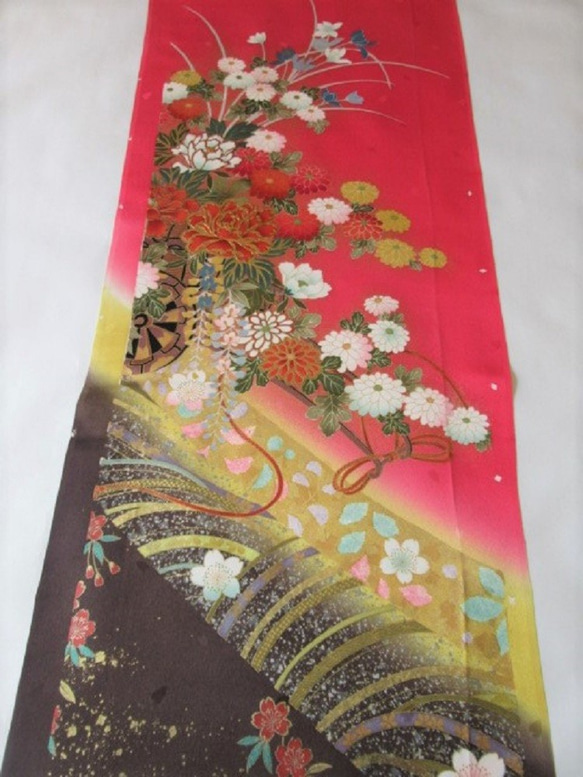 深粉色、金色、花輪圖案、純絲徽章設計、錦緞、Tango Chirimen No.131-5 左前下擺 [100cm x 39cm 第3張的照片