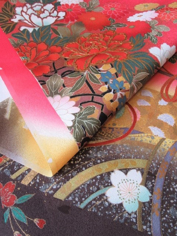 深粉色、金色、花輪圖案、純絲徽章設計、錦緞、Tango Chirimen No.131-5 左前下擺 [100cm x 39cm 第4張的照片