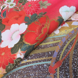 深粉色、金色、四季花卉圖案、純絲徽章設計、錦緞、Tango Chirimen No.131-8、右後身下擺 [1m x 39cm 第1張的照片