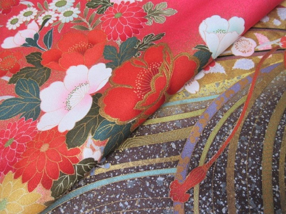 深粉色、金色、四季花卉圖案、純絲徽章設計、錦緞、Tango Chirimen No.131-8、右後身下擺 [1m x 39cm 第1張的照片