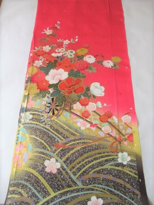 深粉色、金色、四季花卉圖案、純絲徽章設計、錦緞、Tango Chirimen No.131-8、右後身下擺 [1m x 39cm 第3張的照片