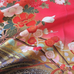 深粉色、金色、四季花卉圖案、純絲徽章設計、錦緞、Tango Chirimen No.131-8、右後身下擺 [1m x 39cm 第5張的照片