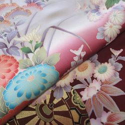 薄桃・紫色 京友禅 金彩 蝶に花車模様 正絹緞子 丹後ちりめん 左後身頃