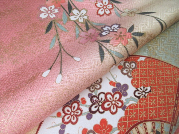 No.37　正絹反物　丹後ちりめん　最高級　艶　刺繍のような花々と葉っぱ No.37 正絹反物 丹後ちりめん 最高級 艶 刺繍のような花々と葉っぱ