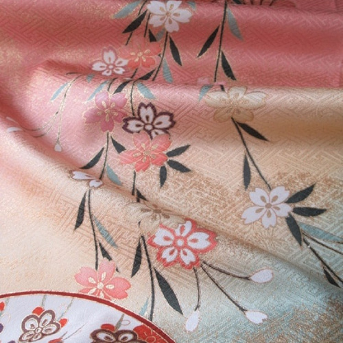 桃色ぼかし 京友禅 金彩桜に扇模様 正絹紋意匠 緞子 紗綾型に花 丹後