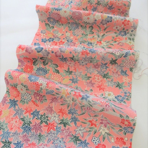 入荷なう MK-1456 付下げ 流水 四季の花模様 縮緬 桃色 着物・浴衣