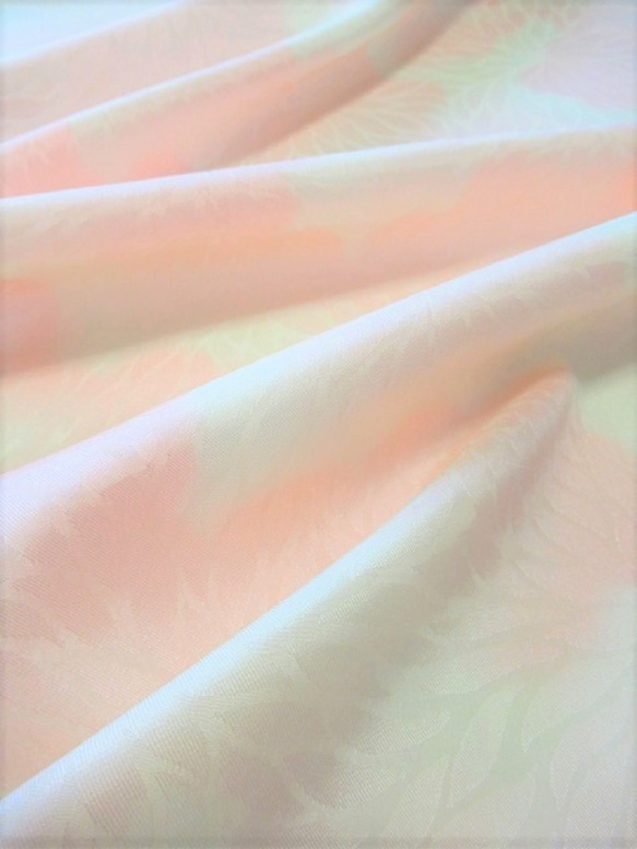 粉紅色迷離 雲朵菊花圖案 純絲紋飾設計 Tango Chirimen Jyuban 面料 [100 厘米 x 35 厘米] 從全 第3張的照片