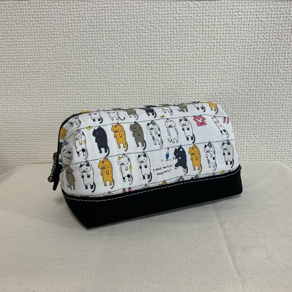ハンドメイド ワイヤーポーチ 眼鏡ネコ くるまれ