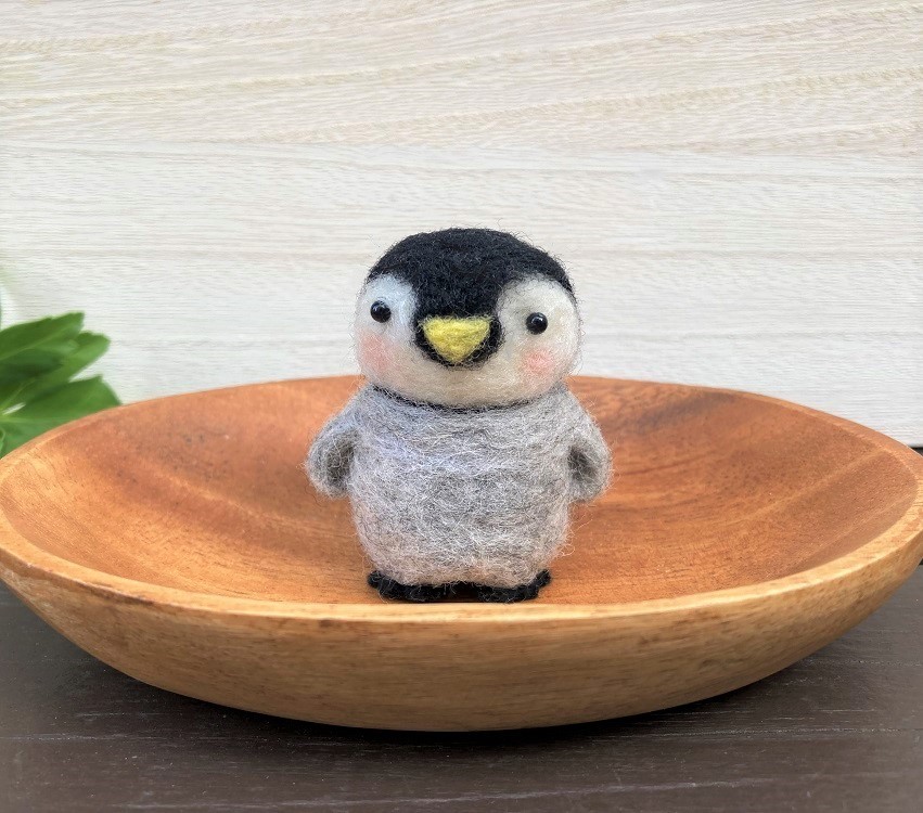 ほのぼのペンギン 羊毛フェルト monaka 通販 11063287｜Creema