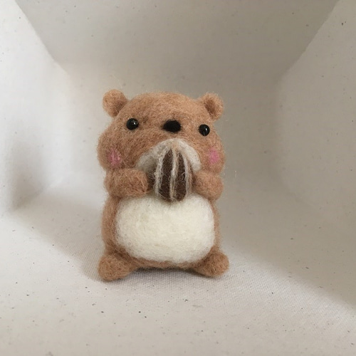 ハムスターひまわりの種 羊毛フェルト monaka 通販 7926586｜Creema