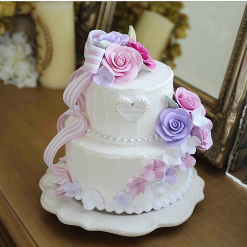 ほんのりピンクのバラのクレイケーキ ほんのりピンクのバラのクレイケーキ ローズとブルーリボンの二段