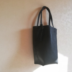 mini tote　ブラック　ピッグスキン 7枚目の画像