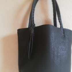 mini tote　ブラック　ピッグスキン 8枚目の画像