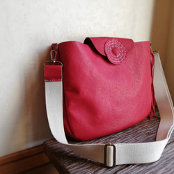 Round Shoulder Bag　レッド　ピッグスキン 2枚目の画像