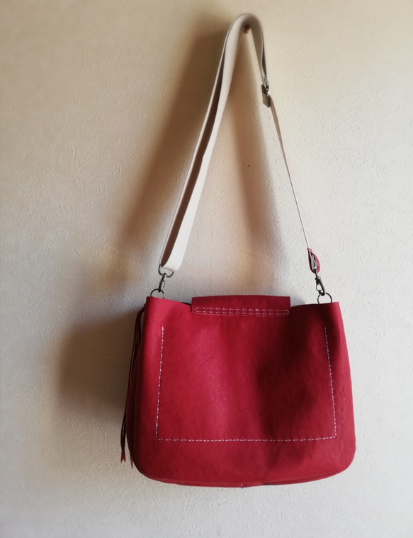 Round Shoulder Bag　レッド　ピッグスキン 4枚目の画像