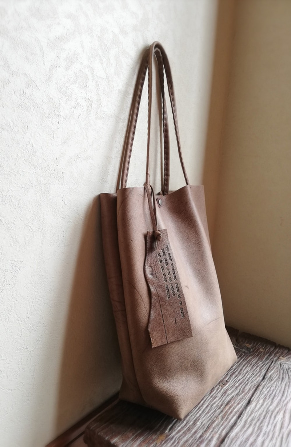 simple tote 縦長　ベージュブラウン　kuduleather 2枚目の画像