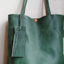 simple tote 縦長　グリーン　オイルシュリンクレザー 4枚目の画像