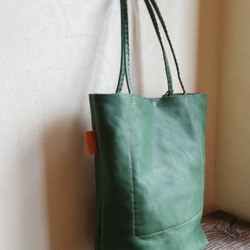 simple tote 縦長　グリーン　オイルシュリンクレザー 6枚目の画像