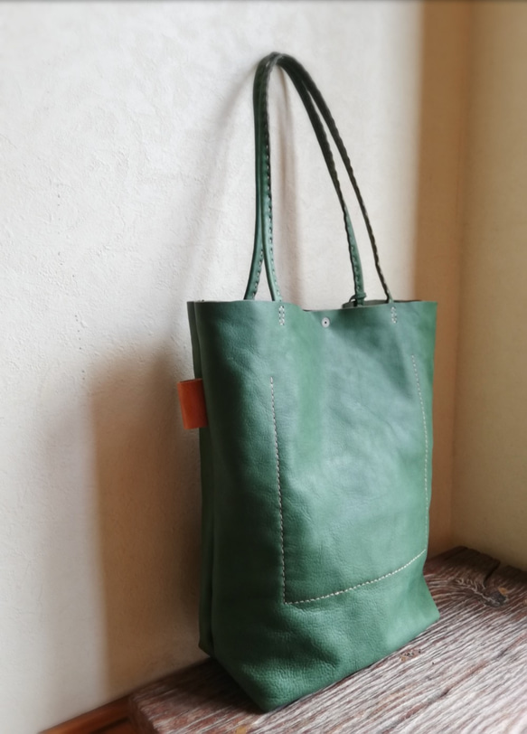 simple tote 縦長　グリーン　オイルシュリンクレザー 6枚目の画像