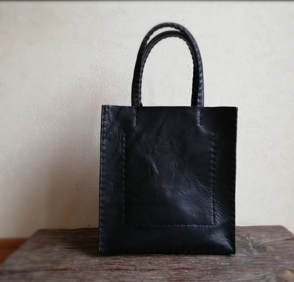 square mini tote　ブラック　オイルワックスレザー 5枚目の画像