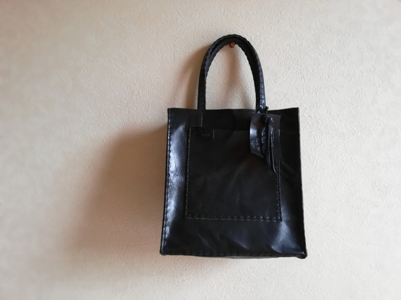 square mini tote　ブラック　オイルワックスレザー 6枚目の画像