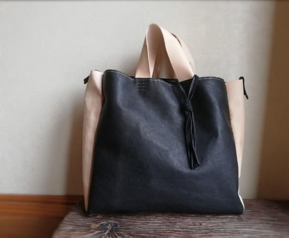 【Ｆ様ご注文品】stitch tote M　ピッグスキン　ブラック✗ナチュラル　Dカン付 4枚目の画像