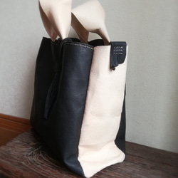 【Ｆ様ご注文品】stitch tote M　ピッグスキン　ブラック✗ナチュラル　Dカン付 6枚目の画像