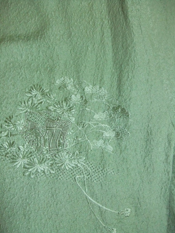 着物リメイク・シルク　グリーン地×刺繍アンテークの着物から作ったサルエル風パンツ 7枚目の画像