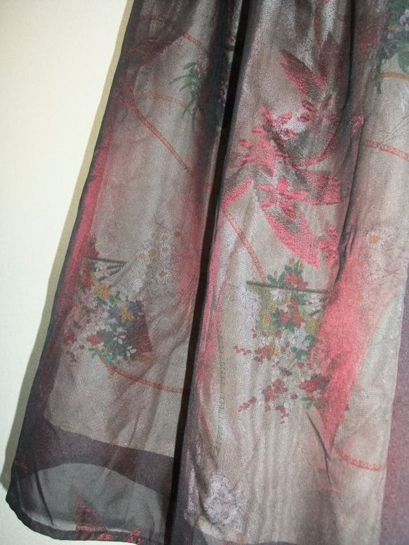 着物リメイク・シルク　アンテークの着物から作ったチュールスカート（ロング） 1枚目の画像