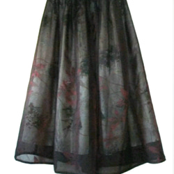 着物リメイク・シルク　アンテークの着物から作ったチュールスカート（ロング） 4枚目の画像