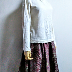 着物リメイク・スカート　シルク　アンティークの着物で作りました膝丈スカート(紫) 4枚目の画像