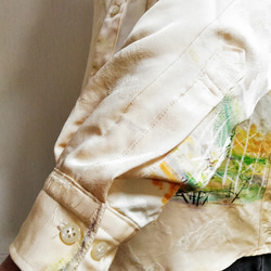 着物リメイク・メンズ　シルク　　反物からメンズシャツを作りました。クリーム色×風景柄 3枚目の画像