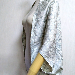 着物リメイク・シルク　アンティーク着物から作りましたマーガレット(白×花柄) 1枚目の画像