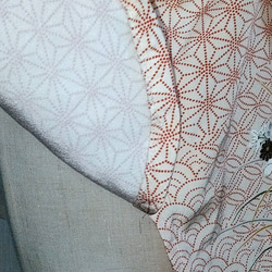 【送料無料】着物リメイク・シルク着物で作ったバルーン袖のブラウス(クリーム地×花柄) 7枚目の画像