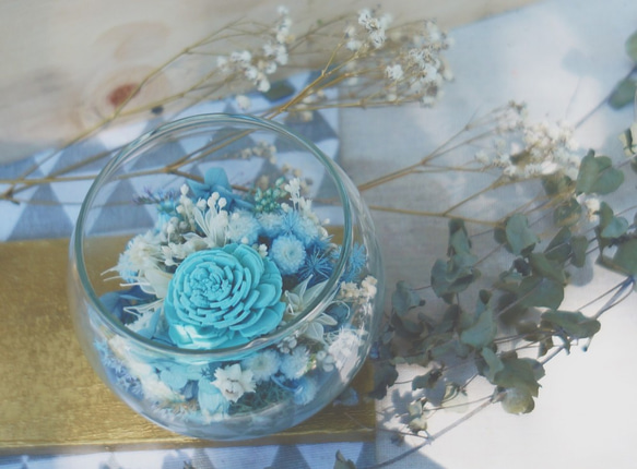 （售完）麋花Amor Floral-藍色珊瑚海香氛玫瑰/乾燥花/玻璃桌花盆花/ 第1張的照片