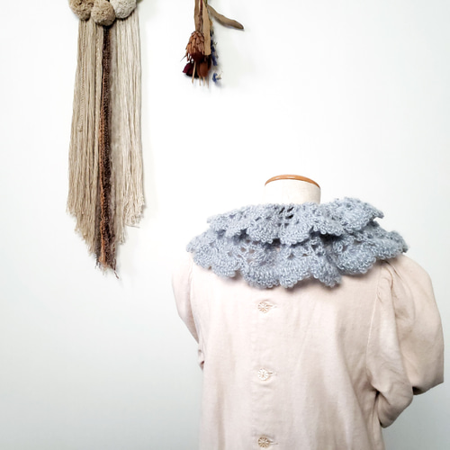 ふりふり手編みのつけ襟 モヘア調 ブルーグレー くすみブルー ande