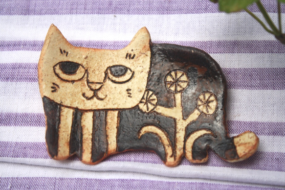 陶器猫型豆皿 1枚目の画像