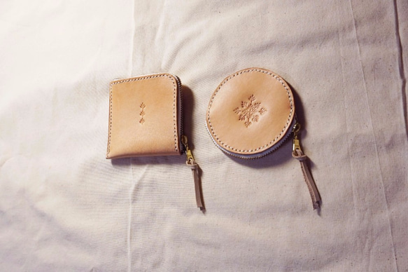 手縫植鞣圓形零錢包-靜葉 第7張的照片