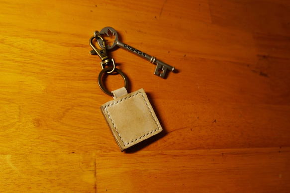 靜葉-手縫植鞣皮革鑰匙圈 第4張的照片