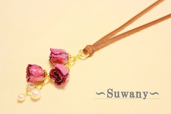 本物のバラのつぼみ３連ネックレス（ムラサキ） 1枚目の画像