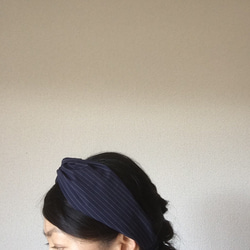 細條紋交叉頭巾（海軍白線） 第5張的照片