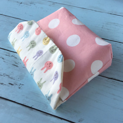 封筒型のお弁当袋（うさぎとピンクの水玉）小さいサイズ 1枚目の画像