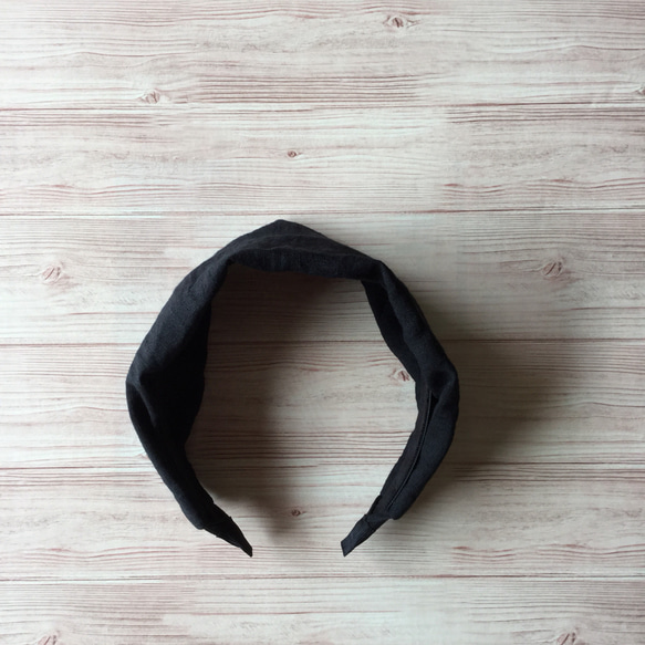 リネンのシンプルな幅広カチューシャ（ブラック） 3枚目の画像