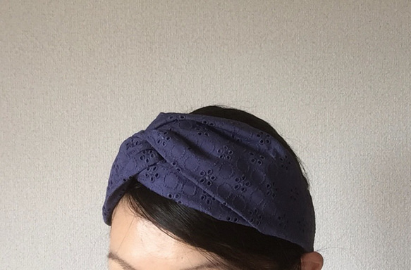 蕾絲頭巾（Petit Rondo Navy Purple） 第4張的照片