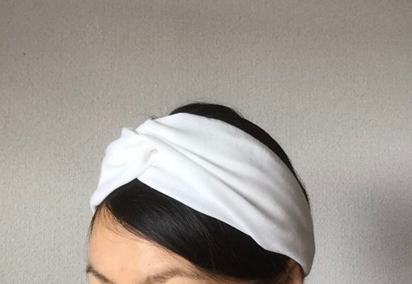 雙層紗交叉頭巾（白） 第5張的照片