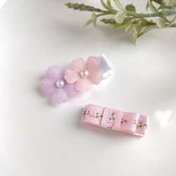 《２本セット》シフォンフラワー&花柄リボンのベビーヘアクリップ～ピンク～ 2枚目の画像
