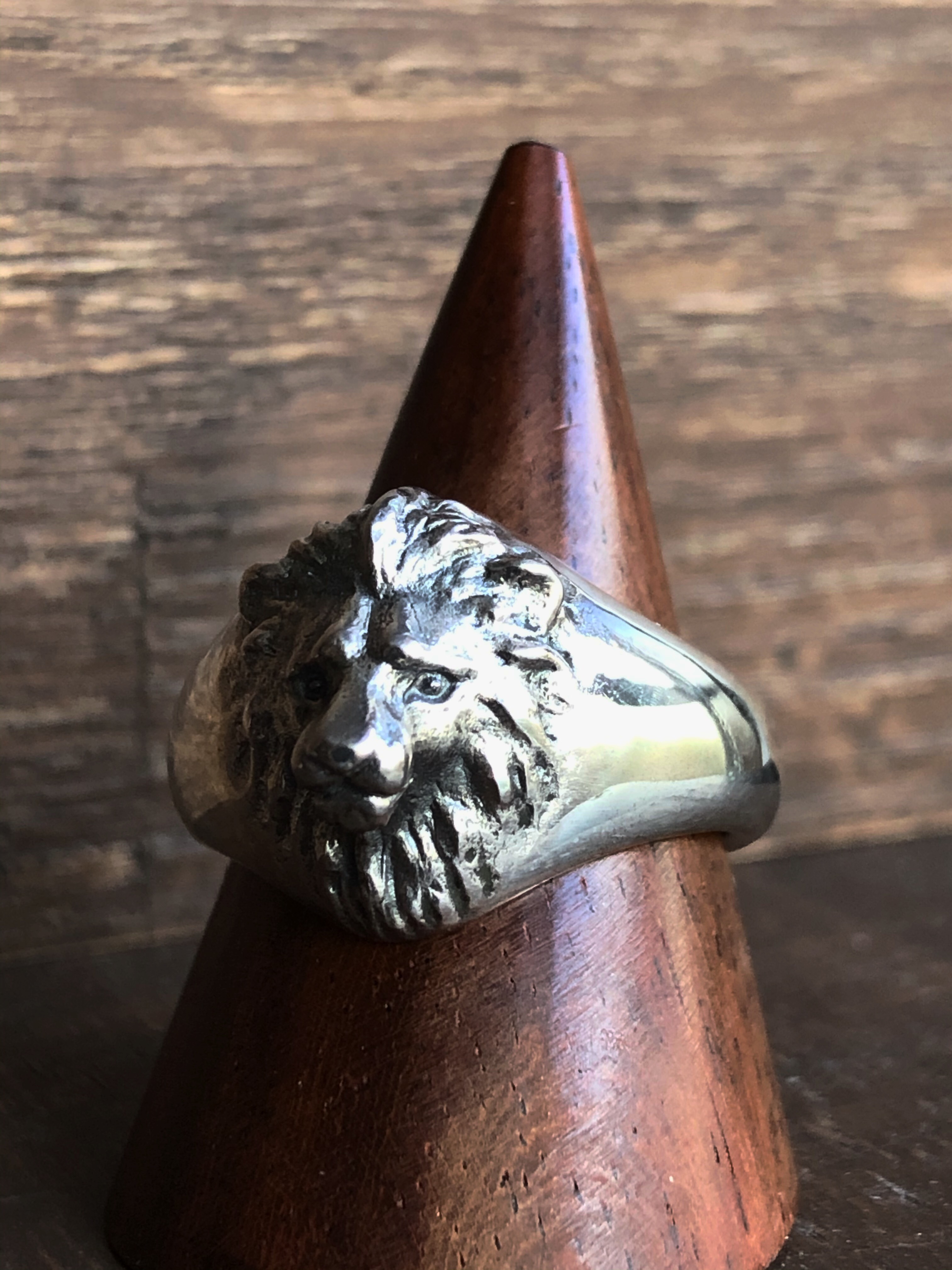 ライオンリング 9,768円