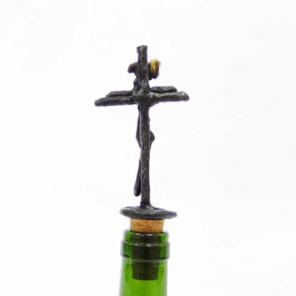 クロス、キリスト彫刻、ボトルストッパー、十字架、イエス、ワイン栓、鉄、アイロン、ギフト、プレゼント 3枚目の画像