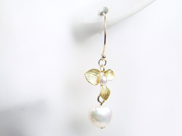 [14kgf] 淡水珍珠花朵耳環 第2張的照片