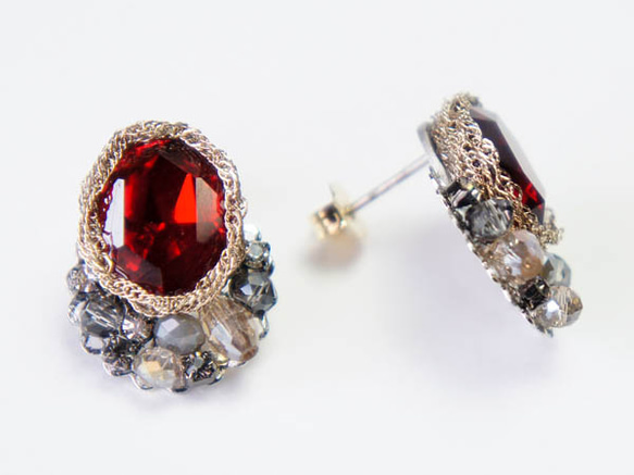 皇冠晶紅寶石耳環【耳環可換】 第2張的照片